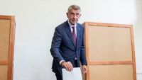 Бабиш не будет сворачивать чешскую инициативу помощи Украине