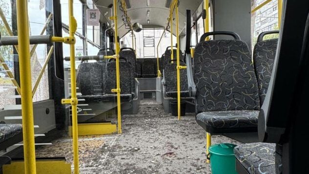 тролейбус пошкоджений