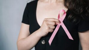 Всесвітній день боротьби з раком грудей: фактори ризику та статистика