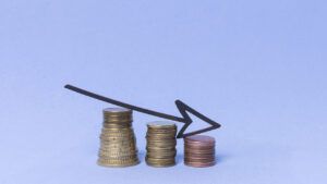 Гроші зникають з рахунків, а борги ростуть: експерт пояснив, як уникнути фінансового краху