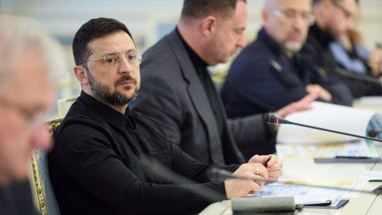 Зеленський розповів, коли треба запустити програму експорту української зброї