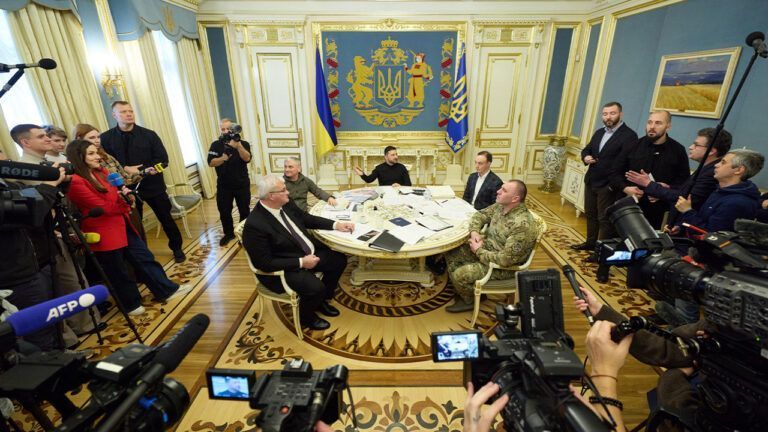 Почему РФ не имеет возможности увеличить производство КАБ — объяснение Зеленского