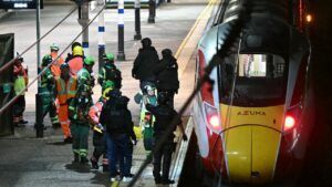 ножова атака у потязі у Британії