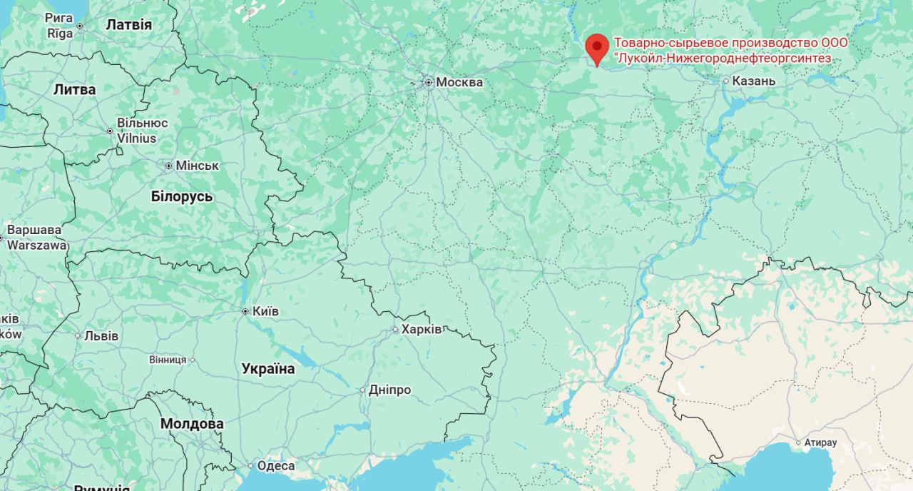 Сили спецоперацій уразили два стратегічні об’єкти нафтопереробної галузі РФ Фото 2 ССО уразили два нафтових заводи в РФ Фото 2