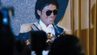 кадр з байопіка про Майкла Джексона