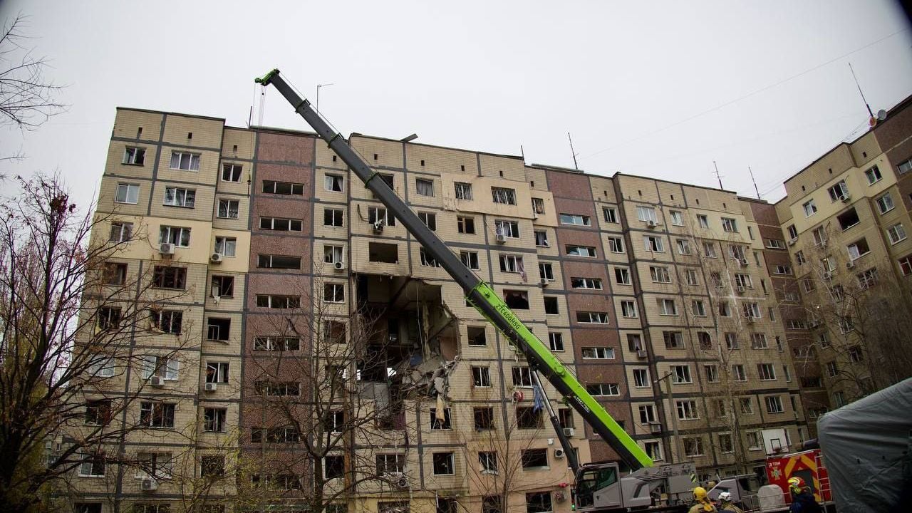 Обстріл України 8 листопада: пошкоджено енергетику, є загиблі та постраждалі Фото 1 Удар по дніпру