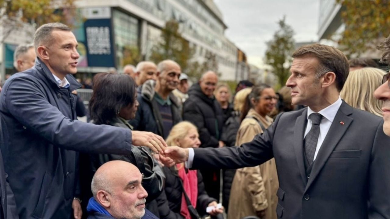 Матч Франция – Украина сыграют в годовщину теракта в Париже: Шевченко почтил память жертв Фото 1 Шевченко Макрон