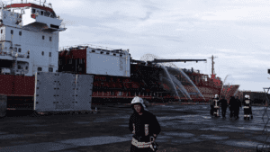 Загорелось турецкое гражданское судно: что известно о последствиях атаки РФ на порт Измаила атака на порт Ізмаїл