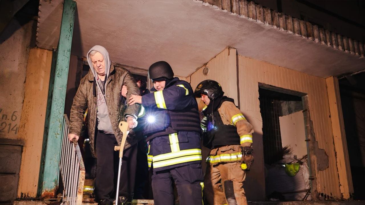 Обстрел Украины 19 ноября: удар по энергетике, 26 погибших в Тернополе, десятки раненых Фото 3 Массированный обстрел Украины 19 ноября 2025 года: где были прилеты ракет РФ Фото 3