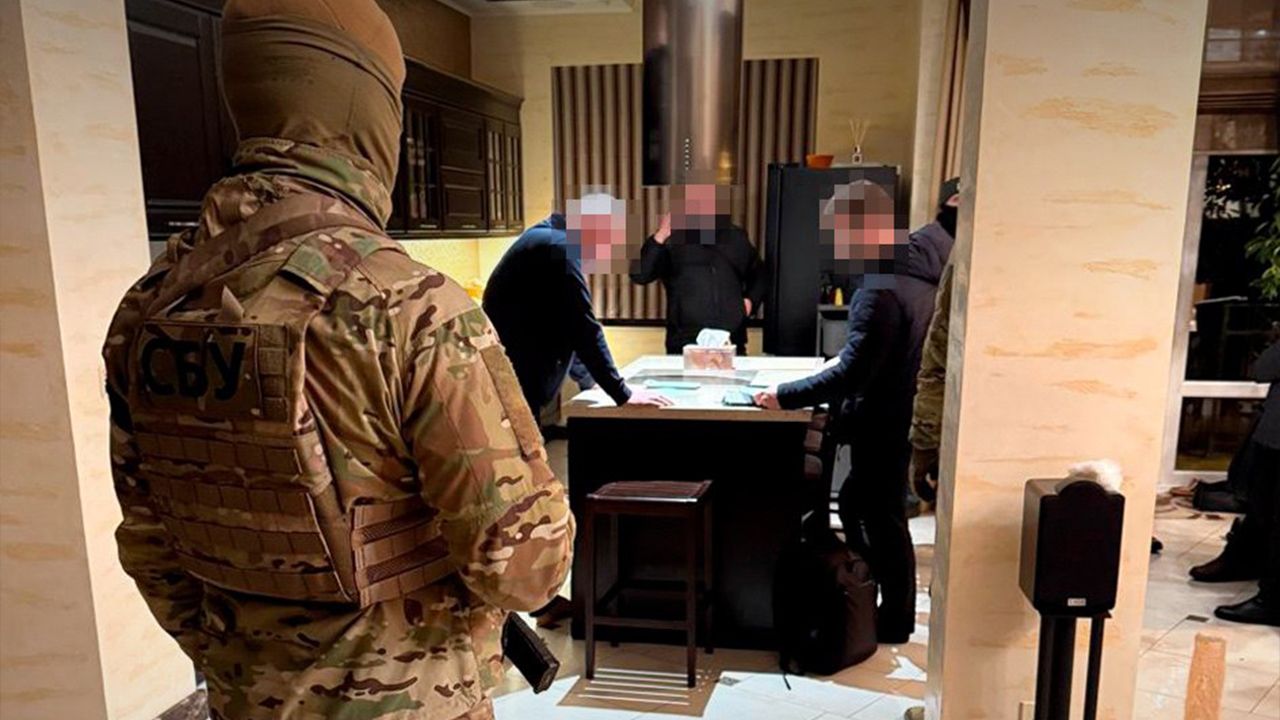 Обшуки в Анни Скороход