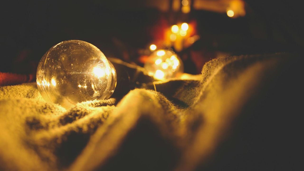 Графіки відключення світла на 10 грудня: коли та де не буде електрики