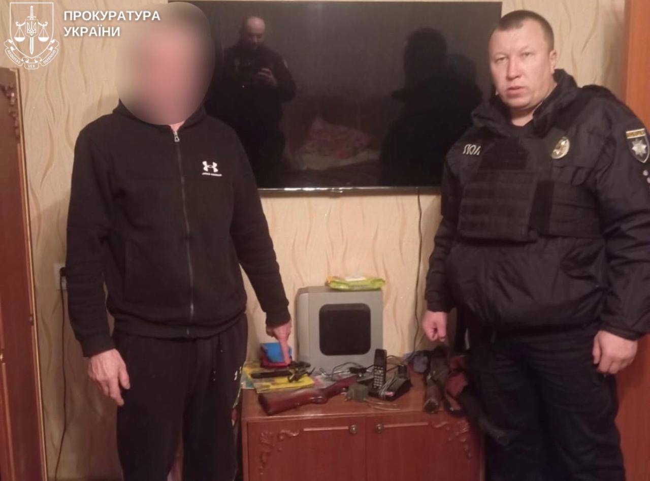 В Сумах мужчина стрелял из ружья из окна квартиры: пострадали шестеро детей Фото 1 У Сумах чоловік стріляв з вікна: постраждали діти Фото 1