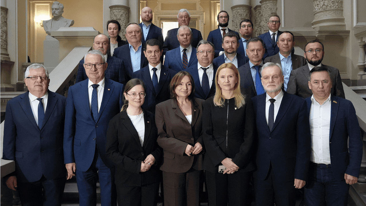 Нерушимость границ и запуск Спецтрибунала: Польша и Украина подписали декларацию Фото 1 У Львові пройшла 14-та сесія Парламентської асамблеї України та Республіки Польща