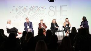 В Киеве состоялся She Congress: о женском лидерстве, бизнесе и роли женщин в ВСУ