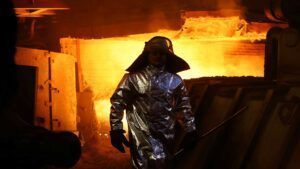 Запоріжсталь зупинила виробництво через повне знеструмлення