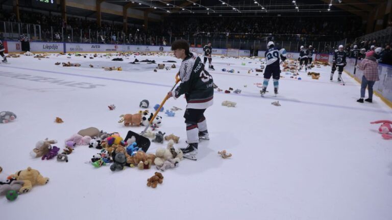 різдвяна традлиція на матчі Київ Кепіталз