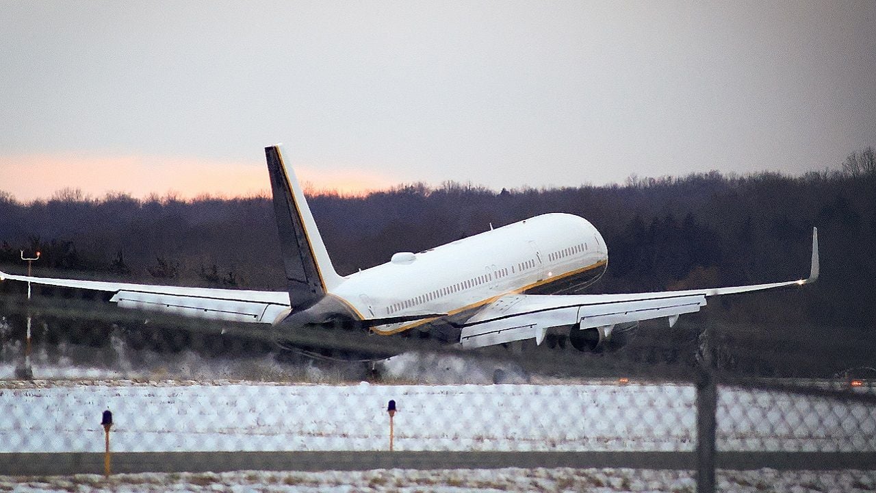 Літак із Мадуро та його дружиною прибув на військову базу в Нью-Йорку
