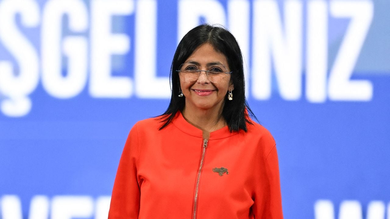 Delcy Rodríguez je po aretaciji Madura začasno prevzela vodenje Venezuele, Brazilija jo priznava kot voditeljico