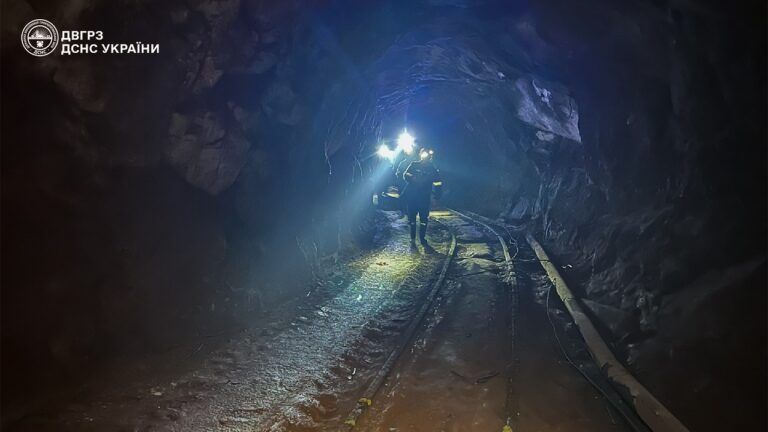 Рятувальна операція у Кривому Розі: з шахт підняли понад 90 гірників