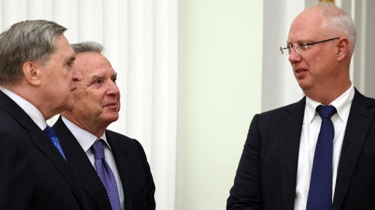 Ушаков, Дмітрієв, Віткофф