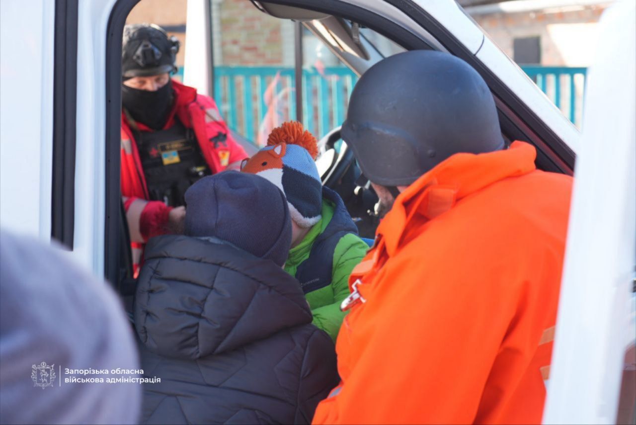 Вибух у Запоріжжі 1 лютого: Росія вдарила по пологовому будинку, є постраждалі Фото 1 У Запоріжжі пролунав вибух 1 лютого: влучили в пологовий будинок Фото 1