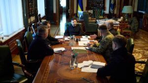 Зеленський провів нараду перед Абу-Дабі: завдання узгоджені, угода зі США готова