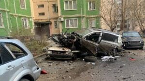У дворі житлового будинку в Одесі вибухнуло авто: що відомо
