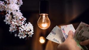 Тариф на світло з 1 березня 2026 року: чи зростуть суми платіжок Тариф на світло у березні 2026 року