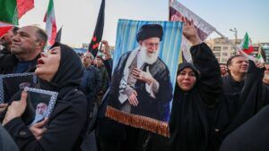 Трехдневное прощание с Али Хаменеи началось в Тегеране