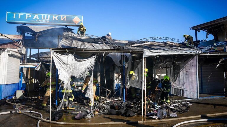 В Одесі спалахнула пожежа на ринку 7-й кілометр: що відомо