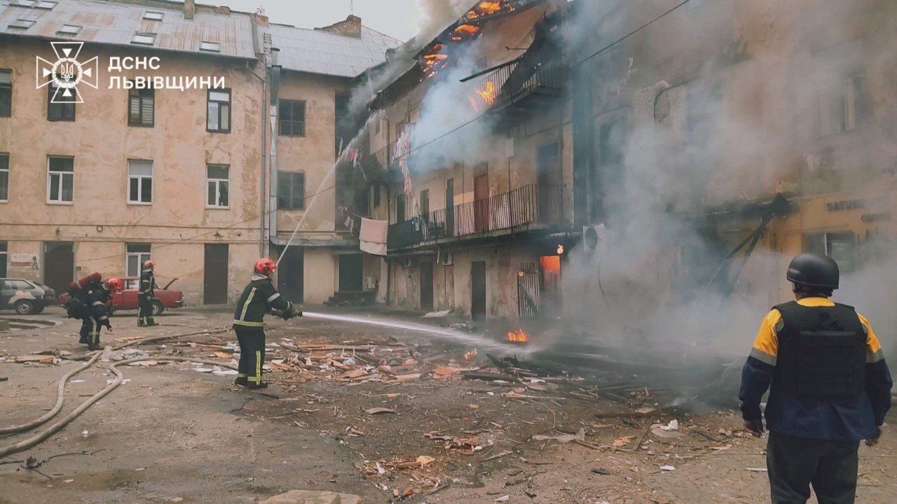 Понад 3 тис. дронів, 1450 КАБів і 40 ракет: Зеленський про атаки РФ за тиждень