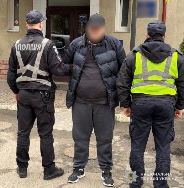 У Львові чоловік убив військового ТЦК ножем і втік: підозрюваного затримали Фото 1 Вбивство військового ТЦК у Львові: нападник втік, його шукають Фото 1