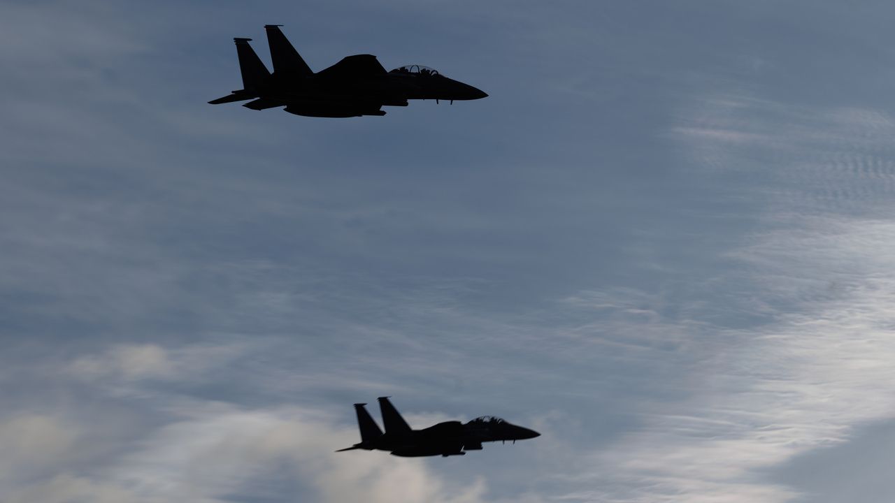 США провели масштабну операцію в Ірані: врятували члена екіпажу F-15 — CBS