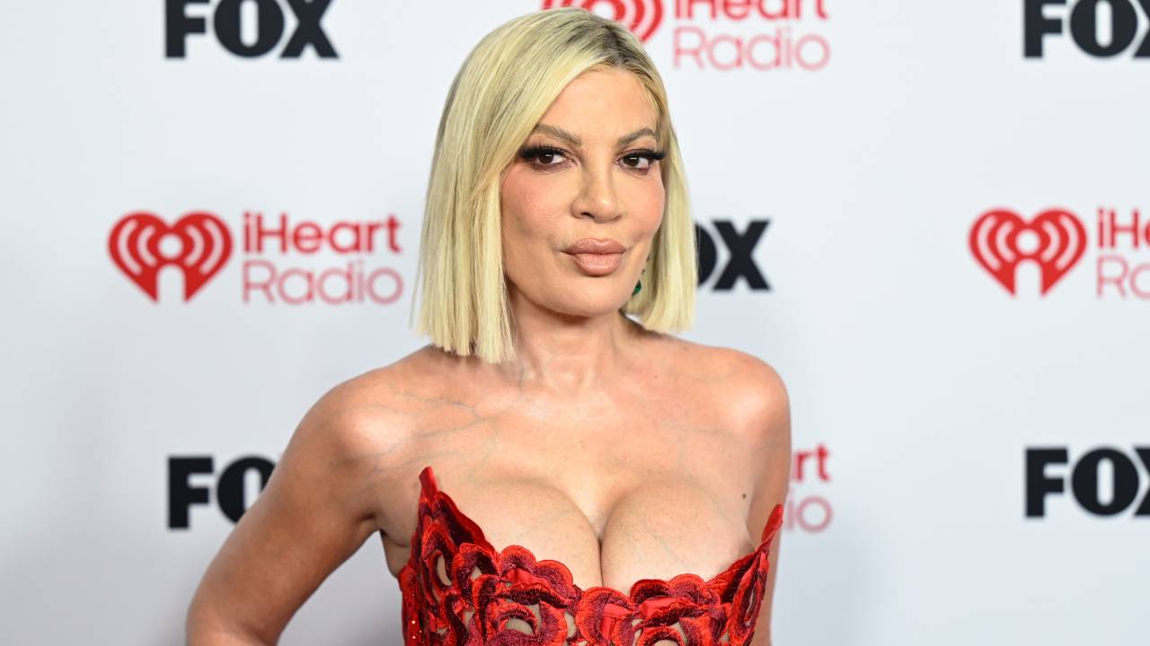 Торі Спеллінг потрапила в ДТП у Каліфорнії: до лікарні доправили акторку та сімох дітей